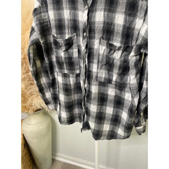 B1G2 FREE 🍁 Vici Alba Black Buffalo Plaid Button Up Top Small Festival Grunge - Picture 5 of 8